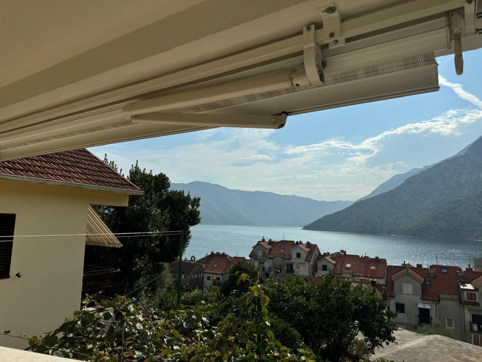 Lorena Rooms Risan Dış mekan fotoğraf