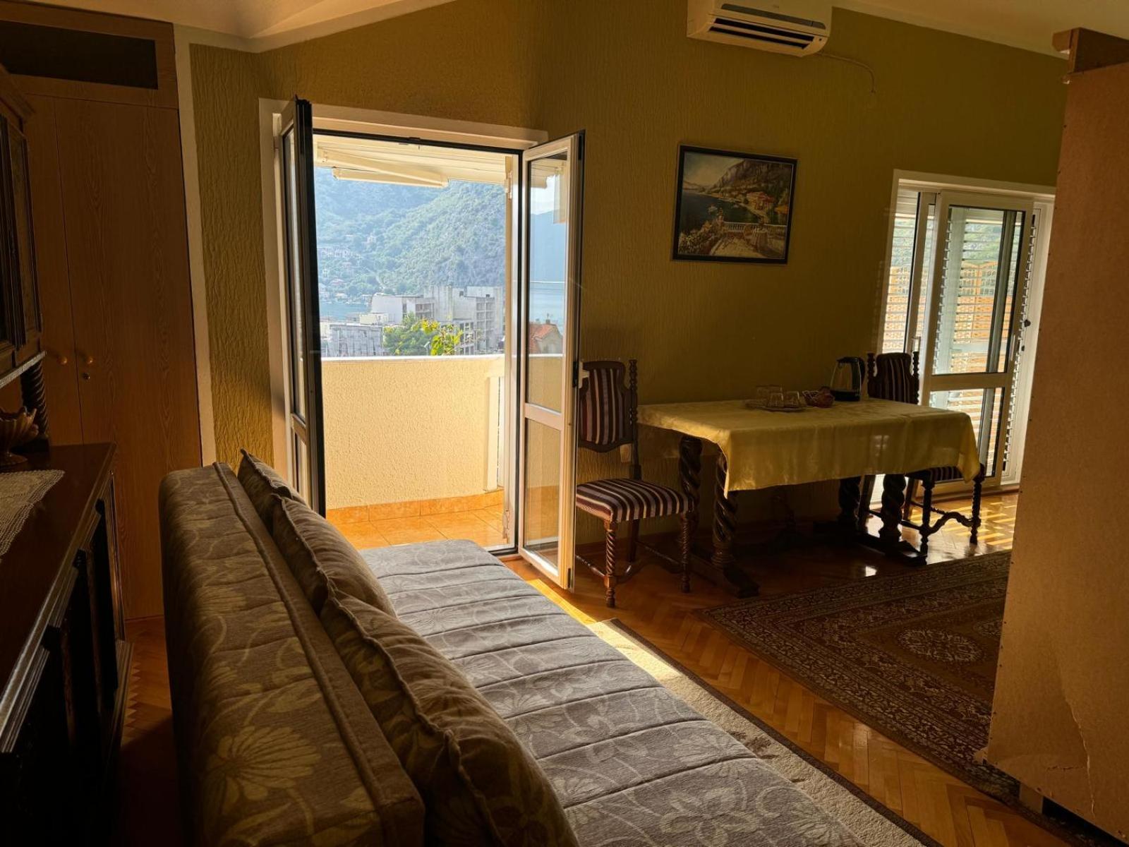 Lorena Rooms Risan Dış mekan fotoğraf